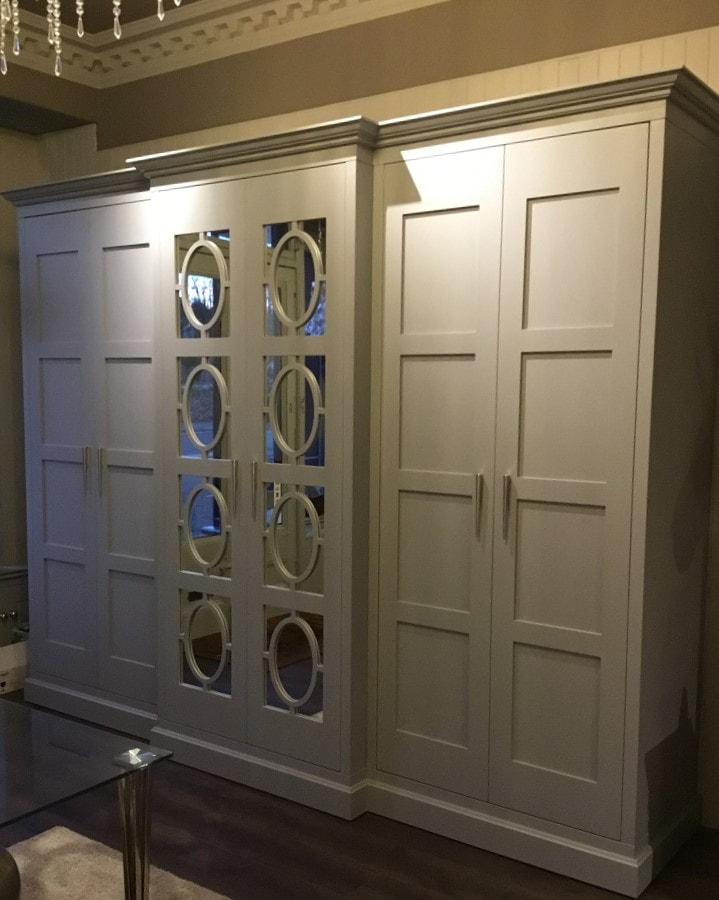 Classic wardrobe design with panelled Shaker doors